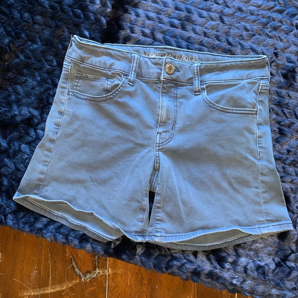 AE Twill Midi Shorts